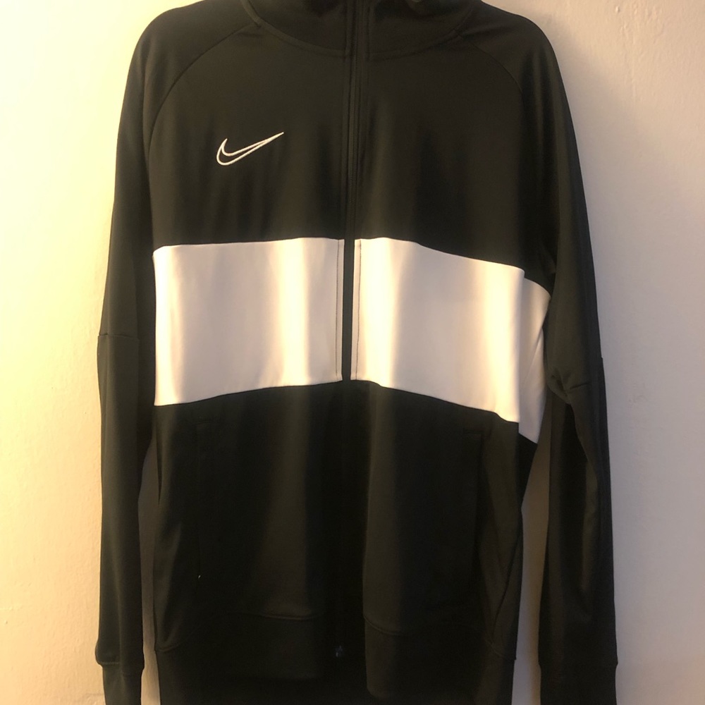 Nike dri-fit lightweight jacket size L